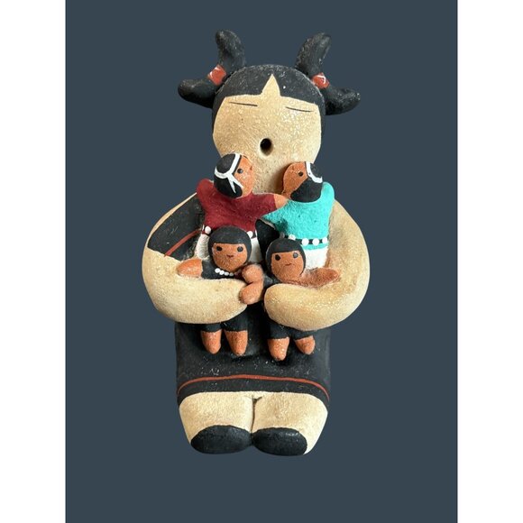 Margaret Quintana Native American Storyteller Pottery Figure 4 Children Signed 5 - Picture 2 of 9